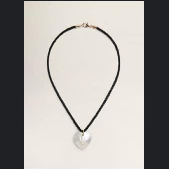NEW Mother of Pearls Heart Shape Pendant Necklace in Oyster White Faux Pearl - Picture 2 of 4